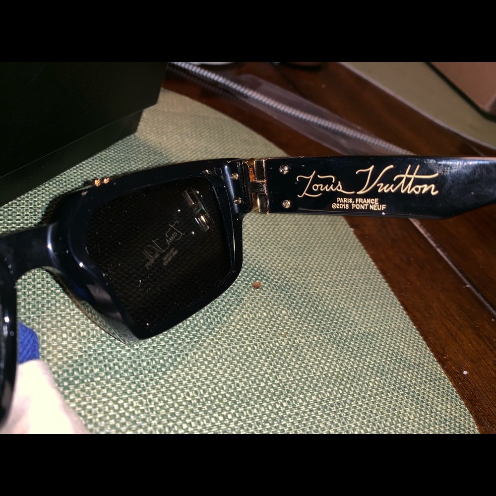 New In Box w/Bag - LV Millionaire 1.1 in black - Picture 4 of 5